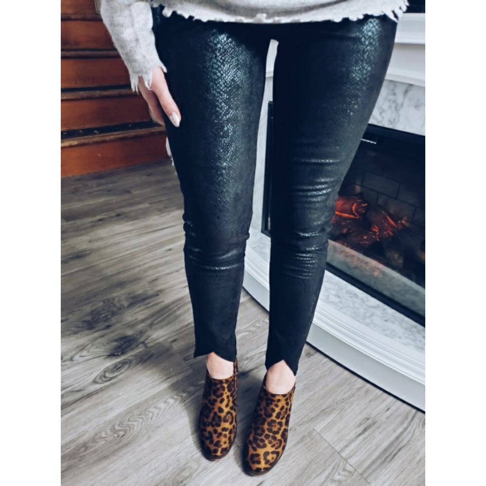 Cobra Queen Luxe Leggings